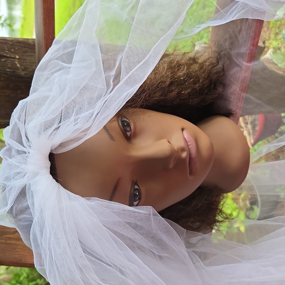 White Trailing Extra-long Tulle Veil - Picture 10 of 11